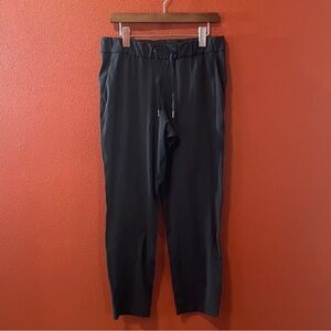 Lululemon Athletica Women’s The On‎ the Fly Cropped Black Woven Stretch Pants